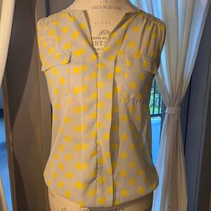 Marisol sleeveless yellow gray polka dot blouse women’s business casual top S​